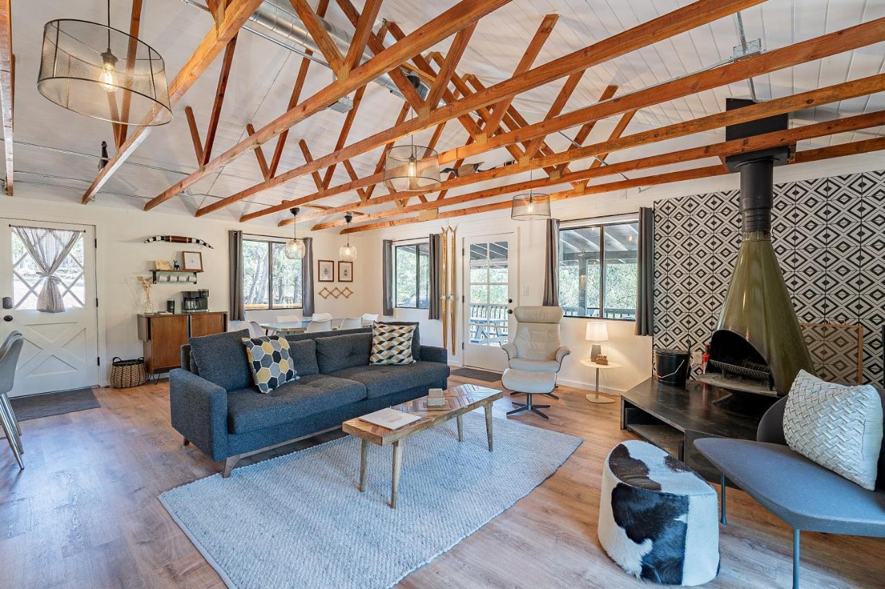 The Pine House - Cozy Mid-Century Modern, Pet-Friendly Villa Exteriör bild